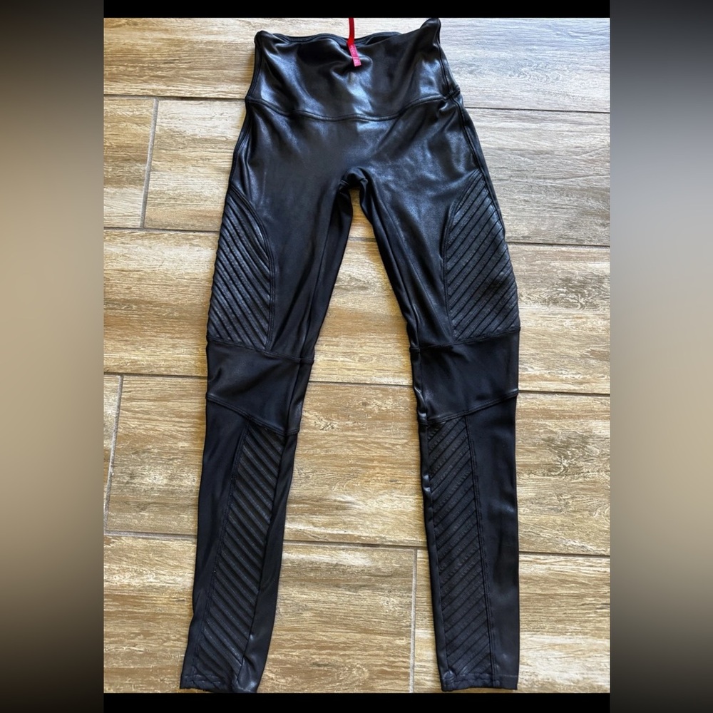 SPANX Faux Leather Moto Leggings M Black High Rise Shaping Skinny Sculpt Vegan